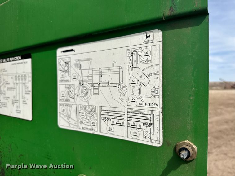 image for item NN9739 1999 John Deere 4890 SP swather / windrower