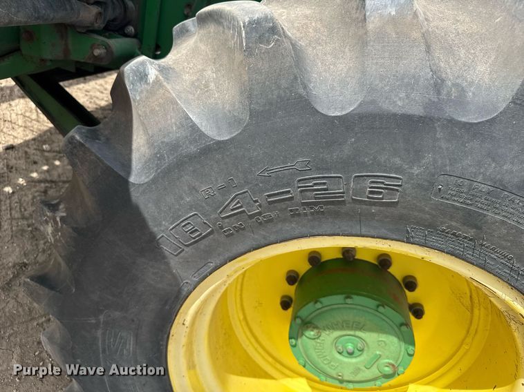 image for item NN9739 1999 John Deere 4890 SP swather / windrower