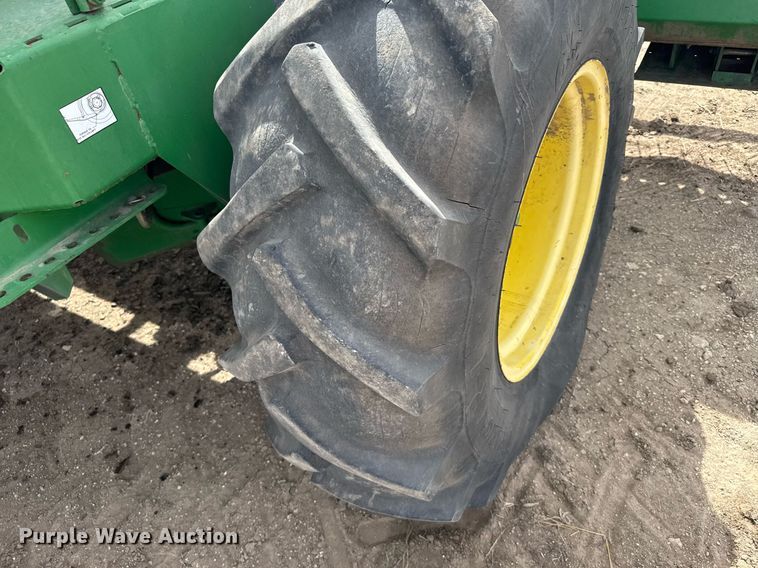 image for item NN9739 1999 John Deere 4890 SP swather / windrower