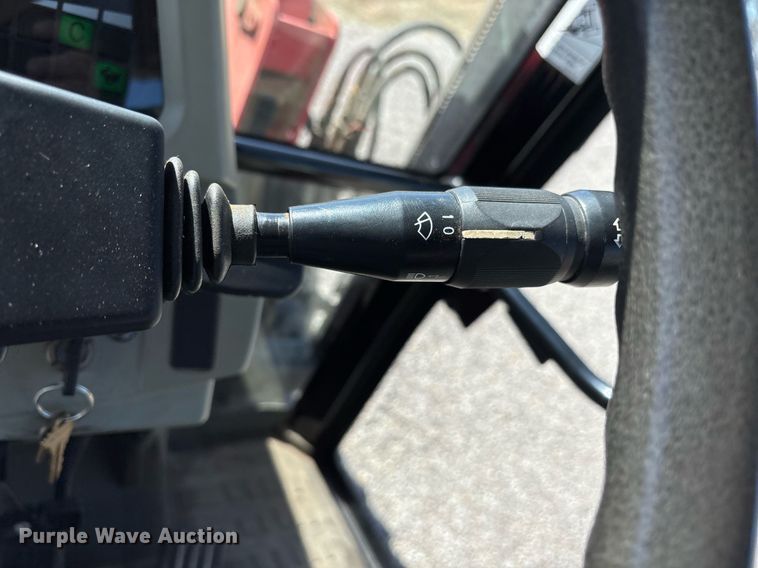 image for item OB9459 2005 Massey Ferguson 5435 MFWD tractor