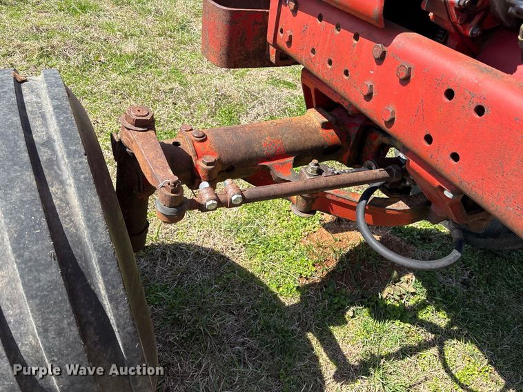 image for item OB9481 International Hydro 100 tractor