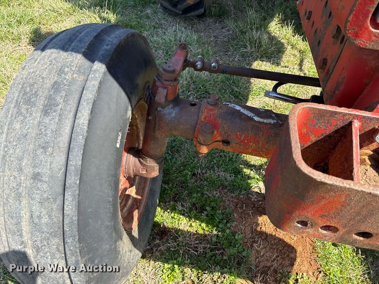 image for item OB9481 International Hydro 100 tractor