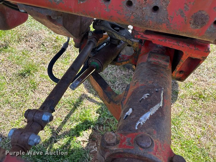 image for item OB9481 International Hydro 100 tractor