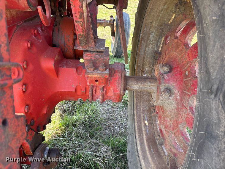 image for item OB9481 International Hydro 100 tractor