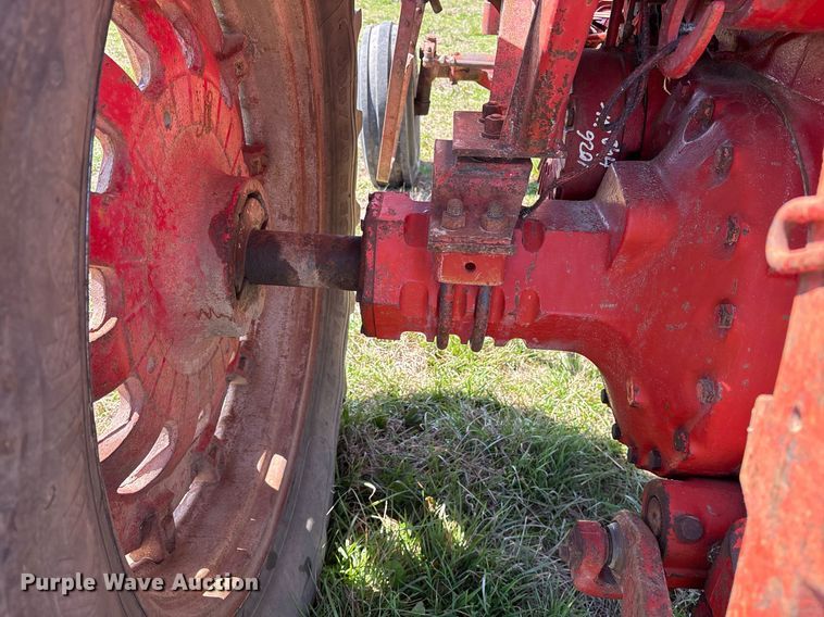 image for item OB9481 International Hydro 100 tractor