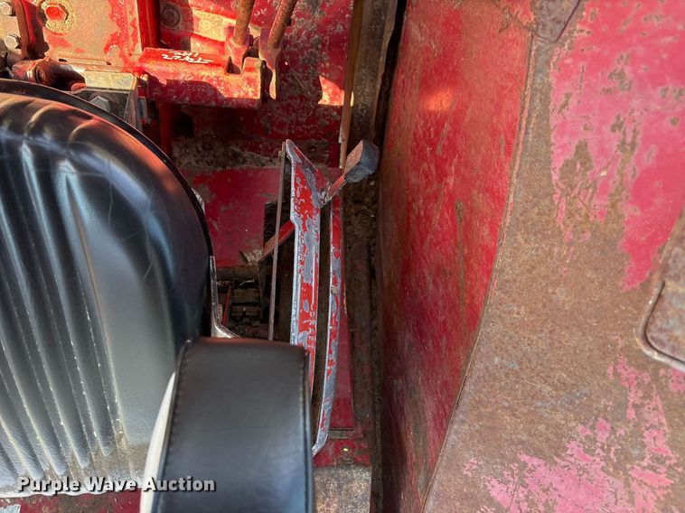 image for item OB9481 International Hydro 100 tractor