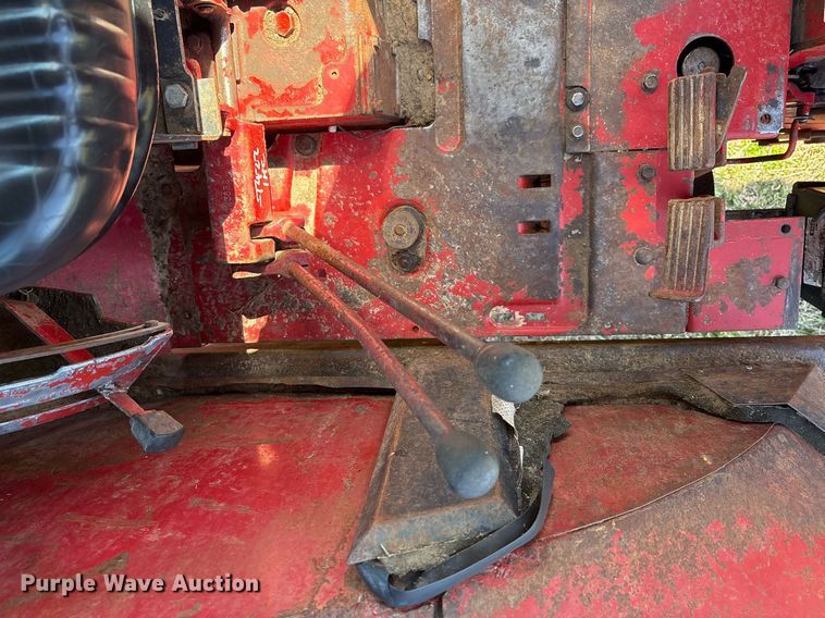 image for item OB9481 International Hydro 100 tractor