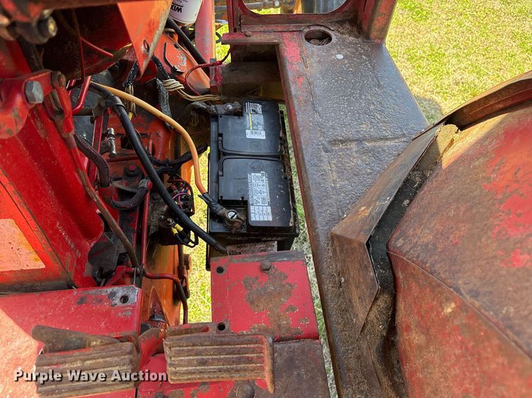 image for item OB9481 International Hydro 100 tractor