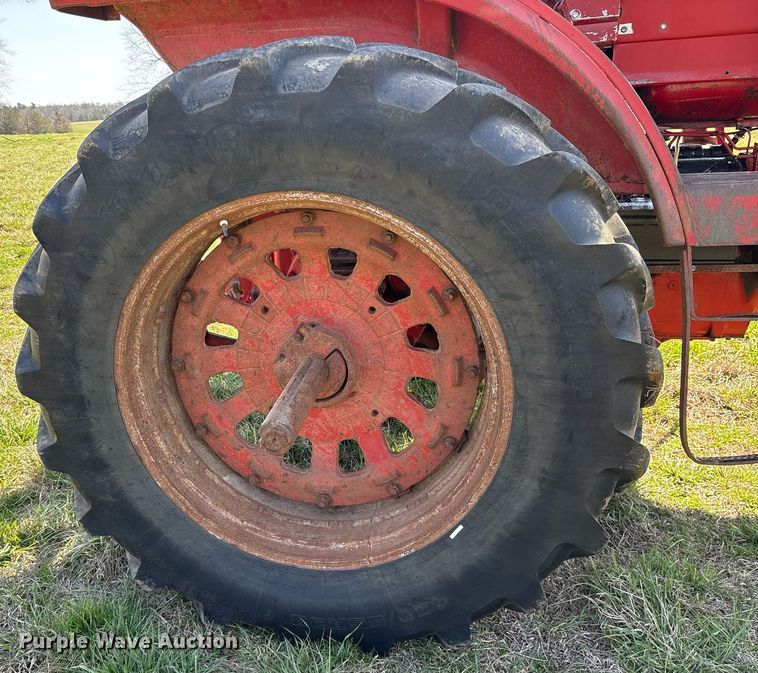 image for item OB9481 International Hydro 100 tractor