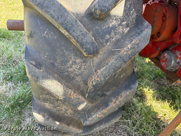 image for item OB9481 International Hydro 100 tractor