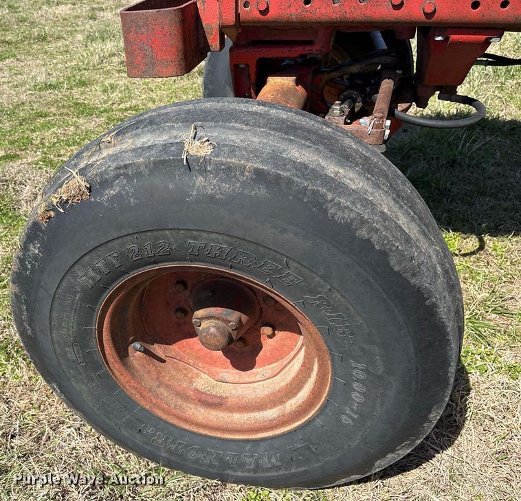 image for item OB9481 International Hydro 100 tractor