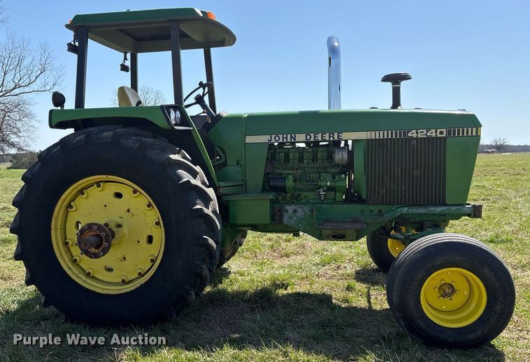 image for item OB9482 1979 John Deere 4240 tractor