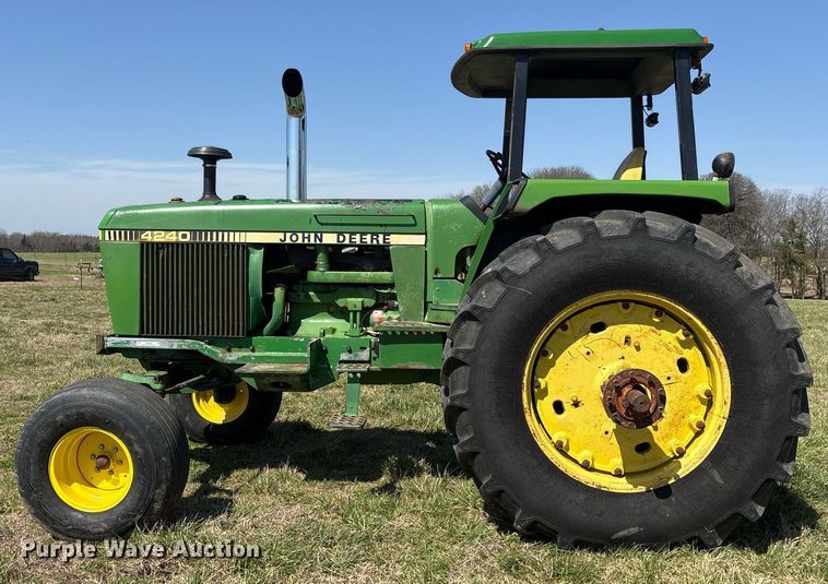 image for item OB9482 1979 John Deere 4240 tractor
