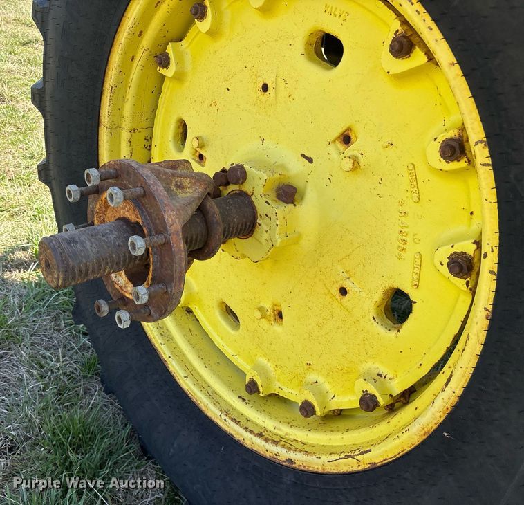 image for item OB9482 1979 John Deere 4240 tractor