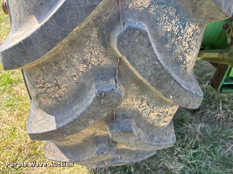 image for item OB9482 1979 John Deere 4240 tractor