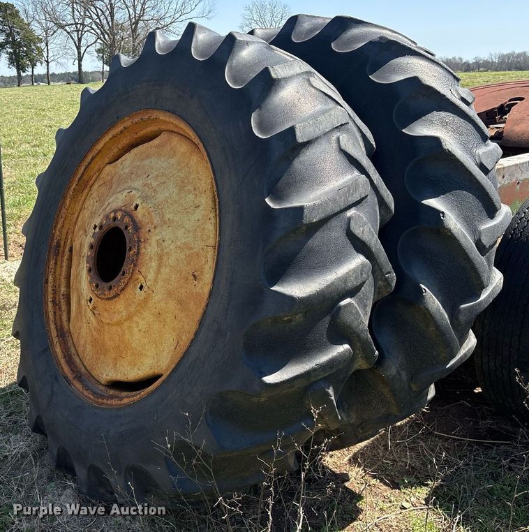 image for item OB9482 1979 John Deere 4240 tractor