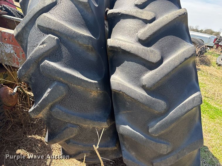 image for item OB9482 1979 John Deere 4240 tractor