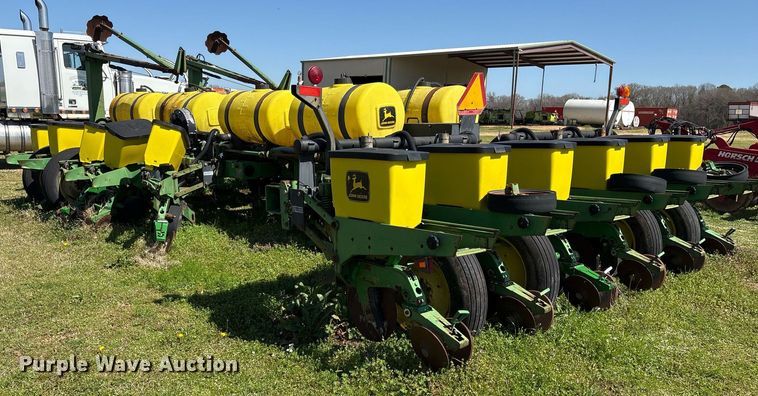 image for item OB9483 John Deere 1770 planter