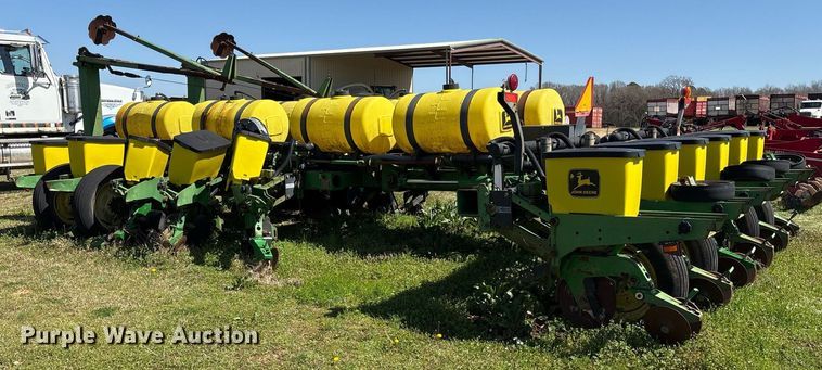 image for item OB9483 John Deere 1770 planter