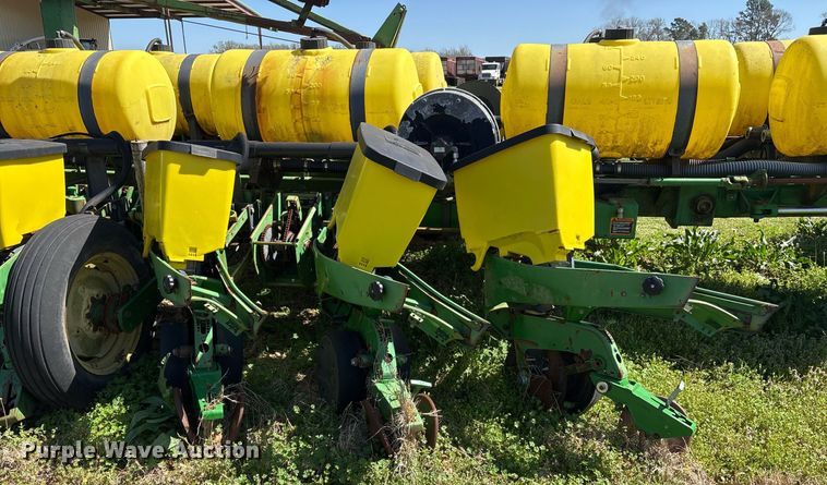 image for item OB9483 John Deere 1770 planter
