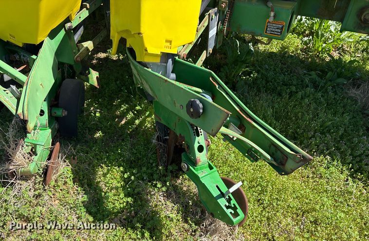 image for item OB9483 John Deere 1770 planter