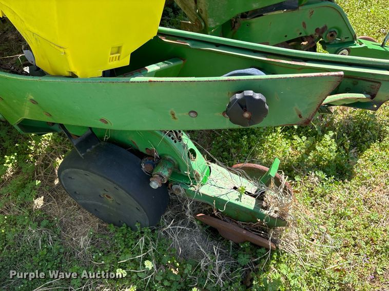 image for item OB9483 John Deere 1770 planter