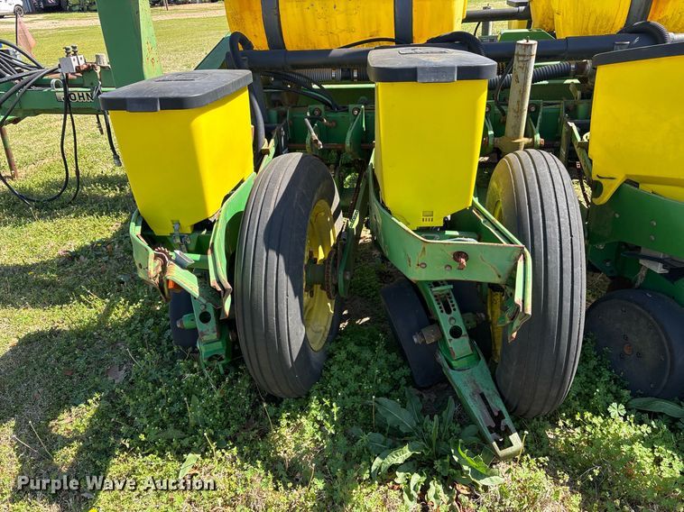 image for item OB9483 John Deere 1770 planter