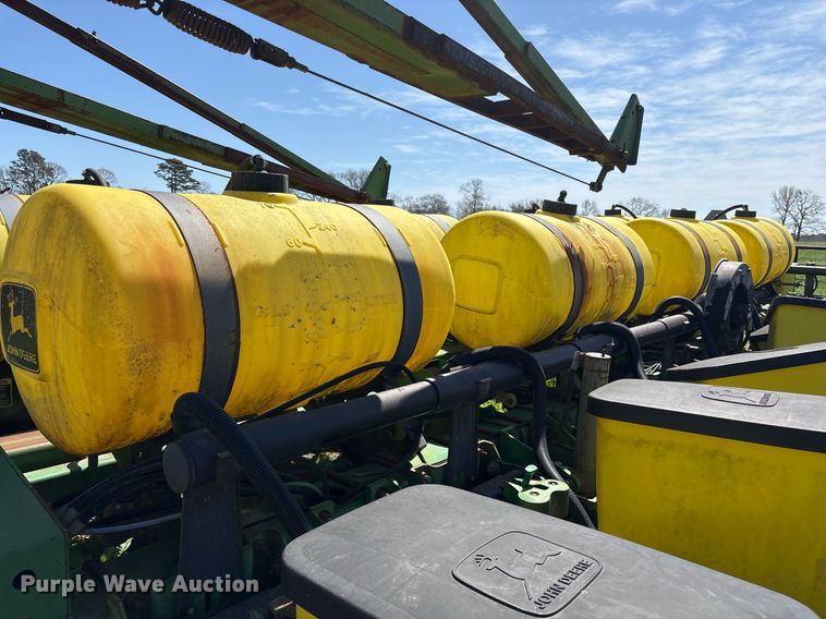 image for item OB9483 John Deere 1770 planter