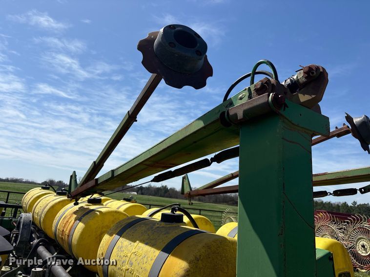 image for item OB9483 John Deere 1770 planter
