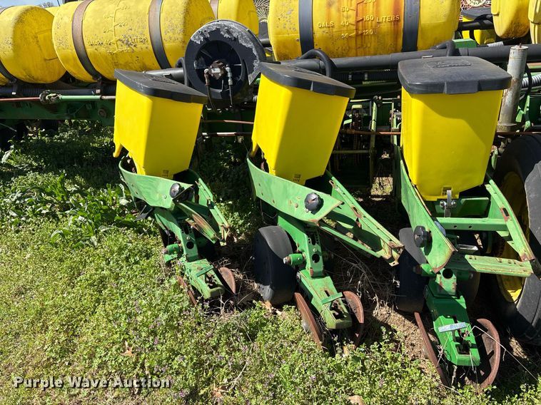 image for item OB9483 John Deere 1770 planter