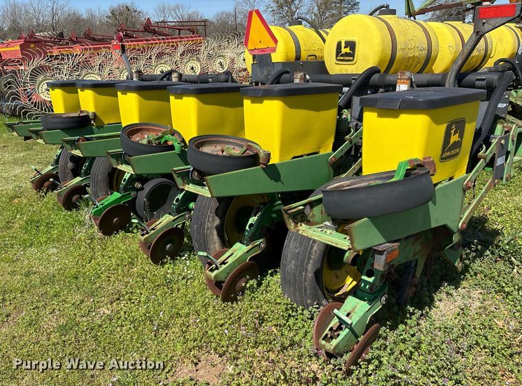 image for item OB9483 John Deere 1770 planter