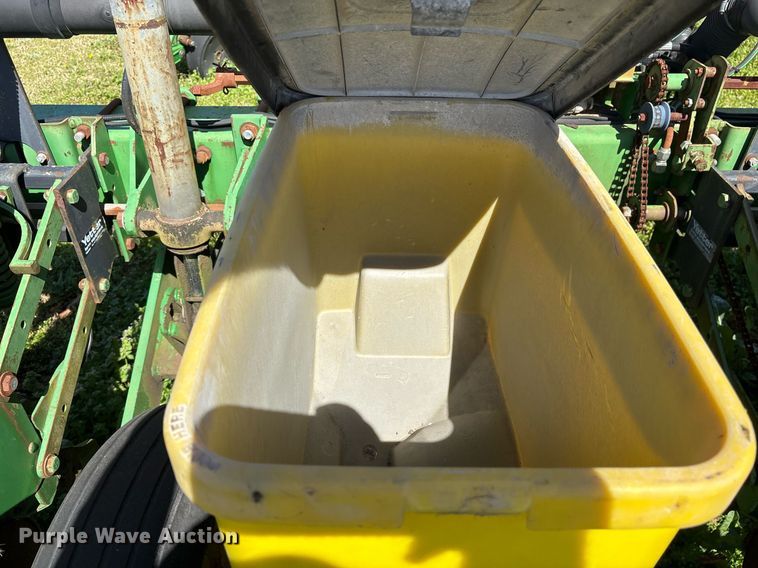 image for item OB9483 John Deere 1770 planter