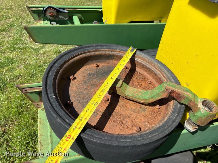 image for item OB9483 John Deere 1770 planter