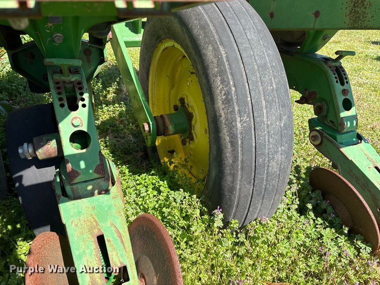 image for item OB9483 John Deere 1770 planter