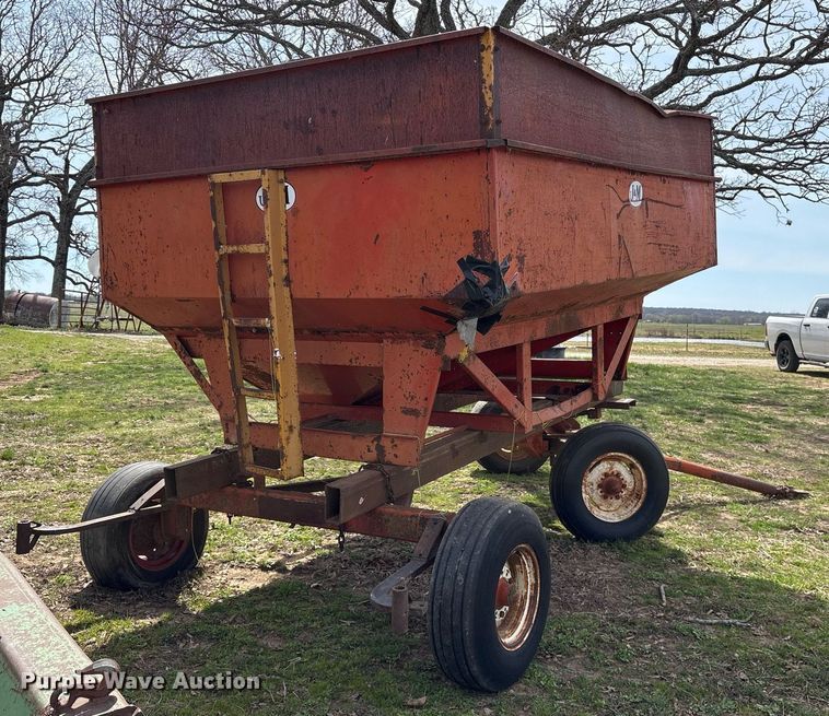 image for item OB9556 (2) J&M 250-7 gravity wagons