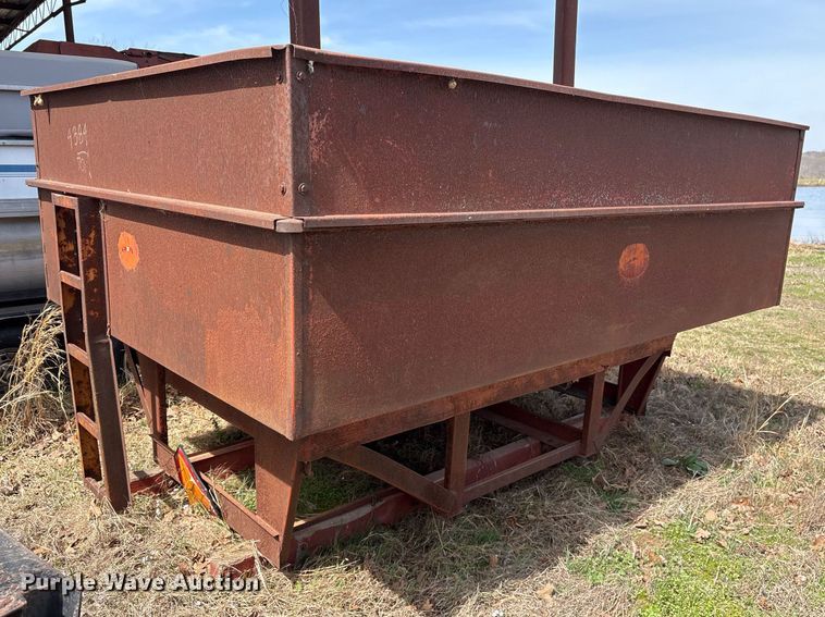 image for item OB9556 (2) J&M 250-7 gravity wagons