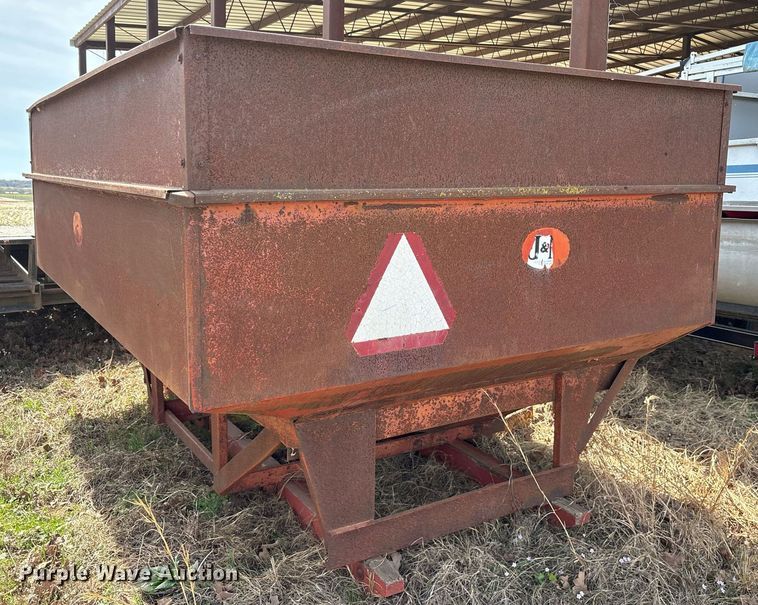 image for item OB9556 (2) J&M 250-7 gravity wagons