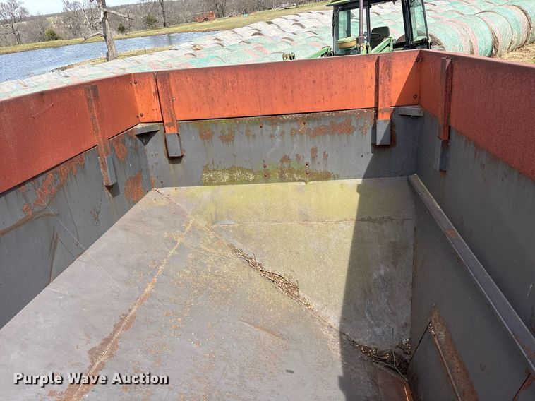 image for item OB9556 (2) J&M 250-7 gravity wagons