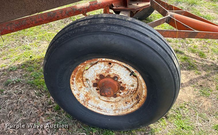 image for item OB9556 (2) J&M 250-7 gravity wagons