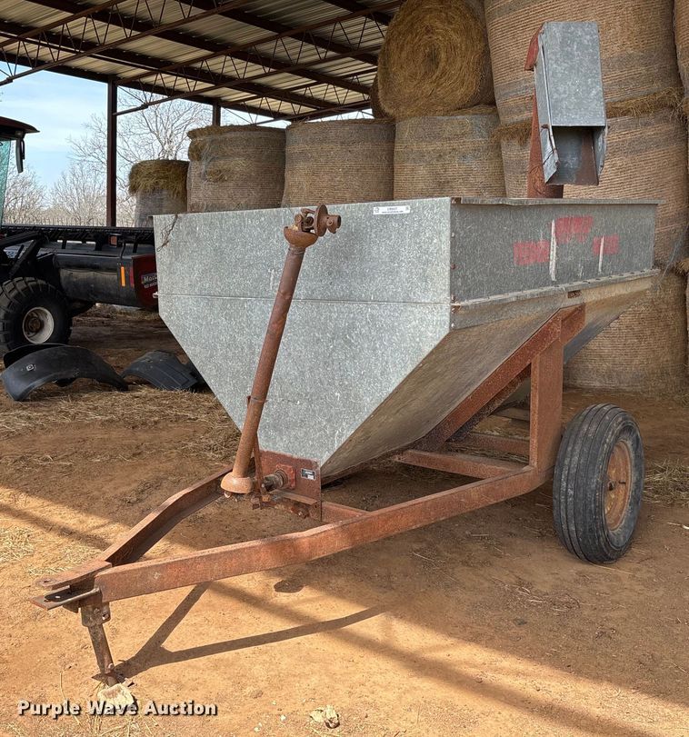 image for item OB9557 Snowco FM60-8 gravity wagon