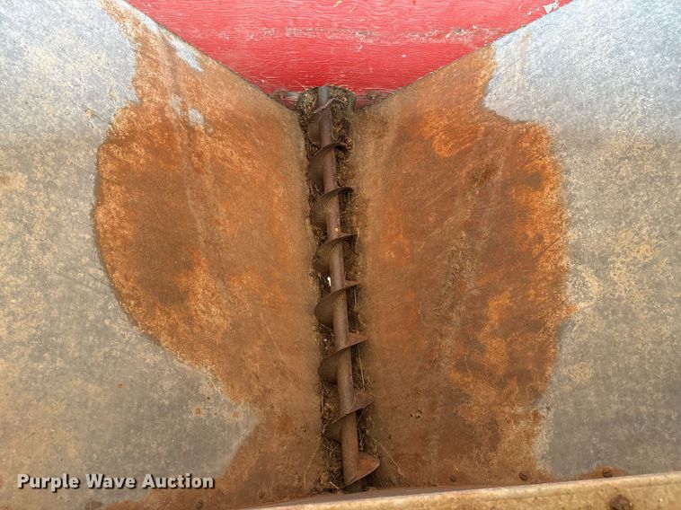 image for item OB9557 Snowco FM60-8 gravity wagon