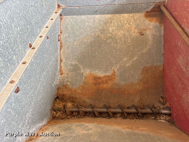 image for item OB9557 Snowco FM60-8 gravity wagon