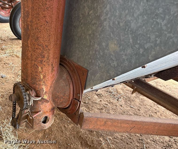 image for item OB9557 Snowco FM60-8 gravity wagon