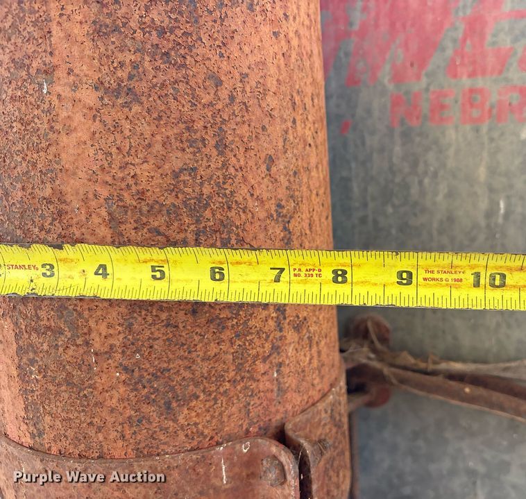 image for item OB9557 Snowco FM60-8 gravity wagon