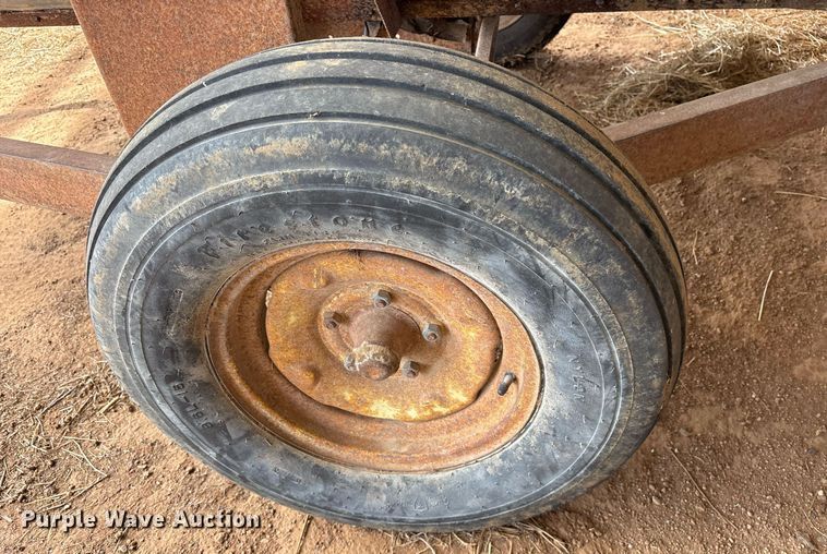 image for item OB9557 Snowco FM60-8 gravity wagon