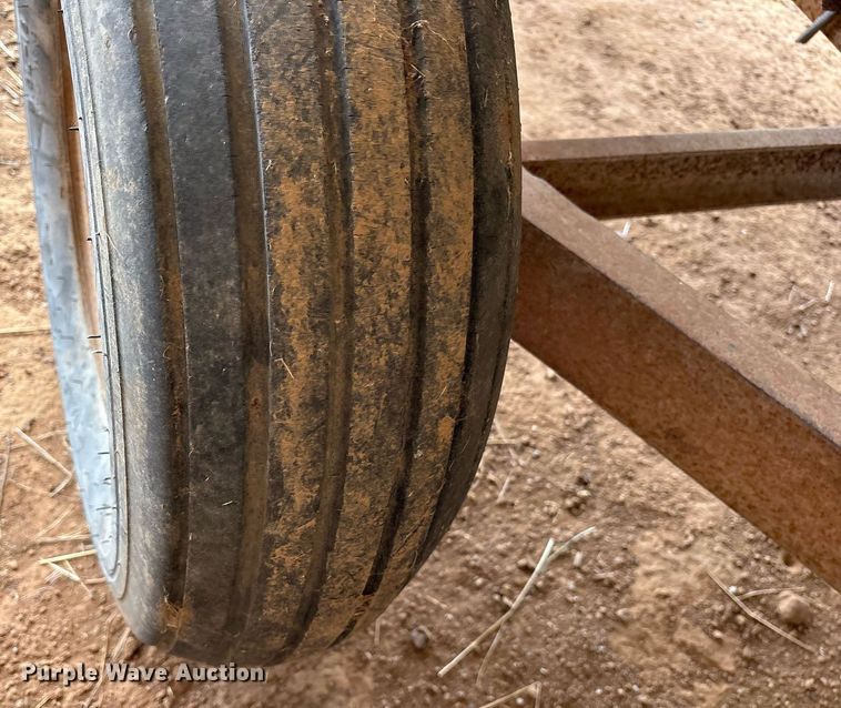 image for item OB9557 Snowco FM60-8 gravity wagon