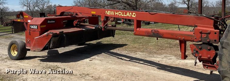 image for item OB9559 2005 New Holland Discbine 1432 swather / windrower