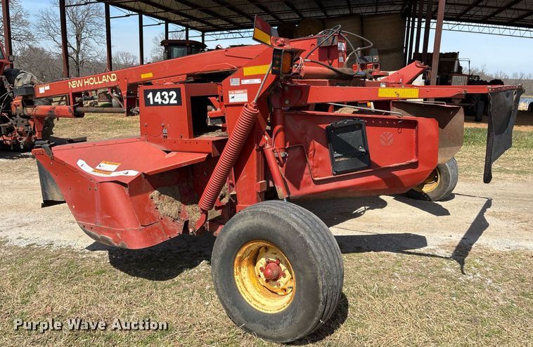 image for item OB9559 2005 New Holland Discbine 1432 swather / windrower