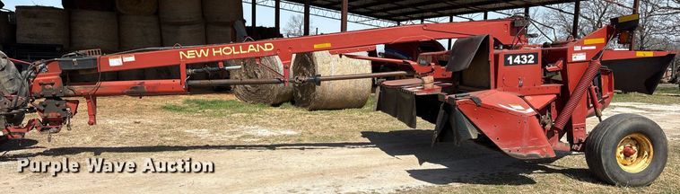 image for item OB9559 2005 New Holland Discbine 1432 swather / windrower