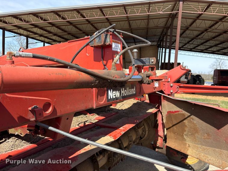 image for item OB9559 2005 New Holland Discbine 1432 swather / windrower